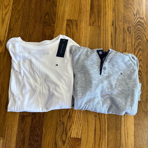 Tommy Hilfiger long sleeve lot of 2 - Picture 2 of 7